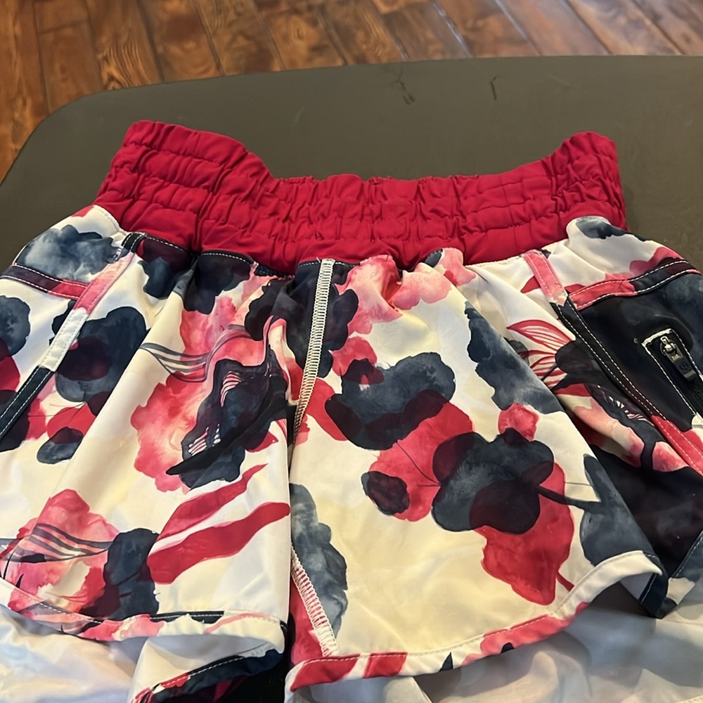 Lululemon size 4 shorts